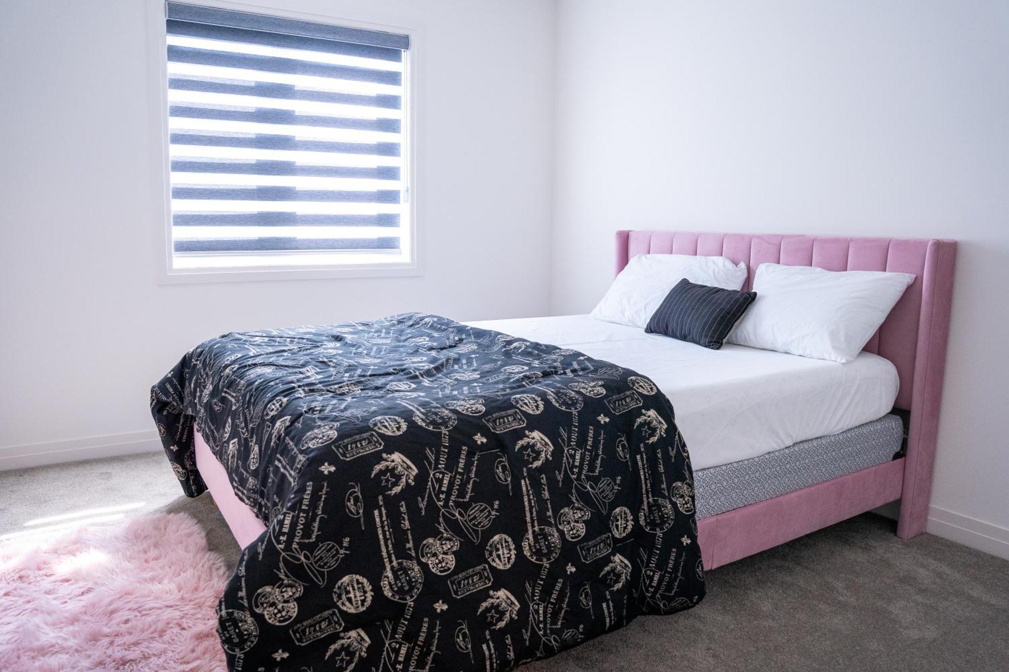 Modern 4Br House In Barrie! Βίλα Εξωτερικό φωτογραφία